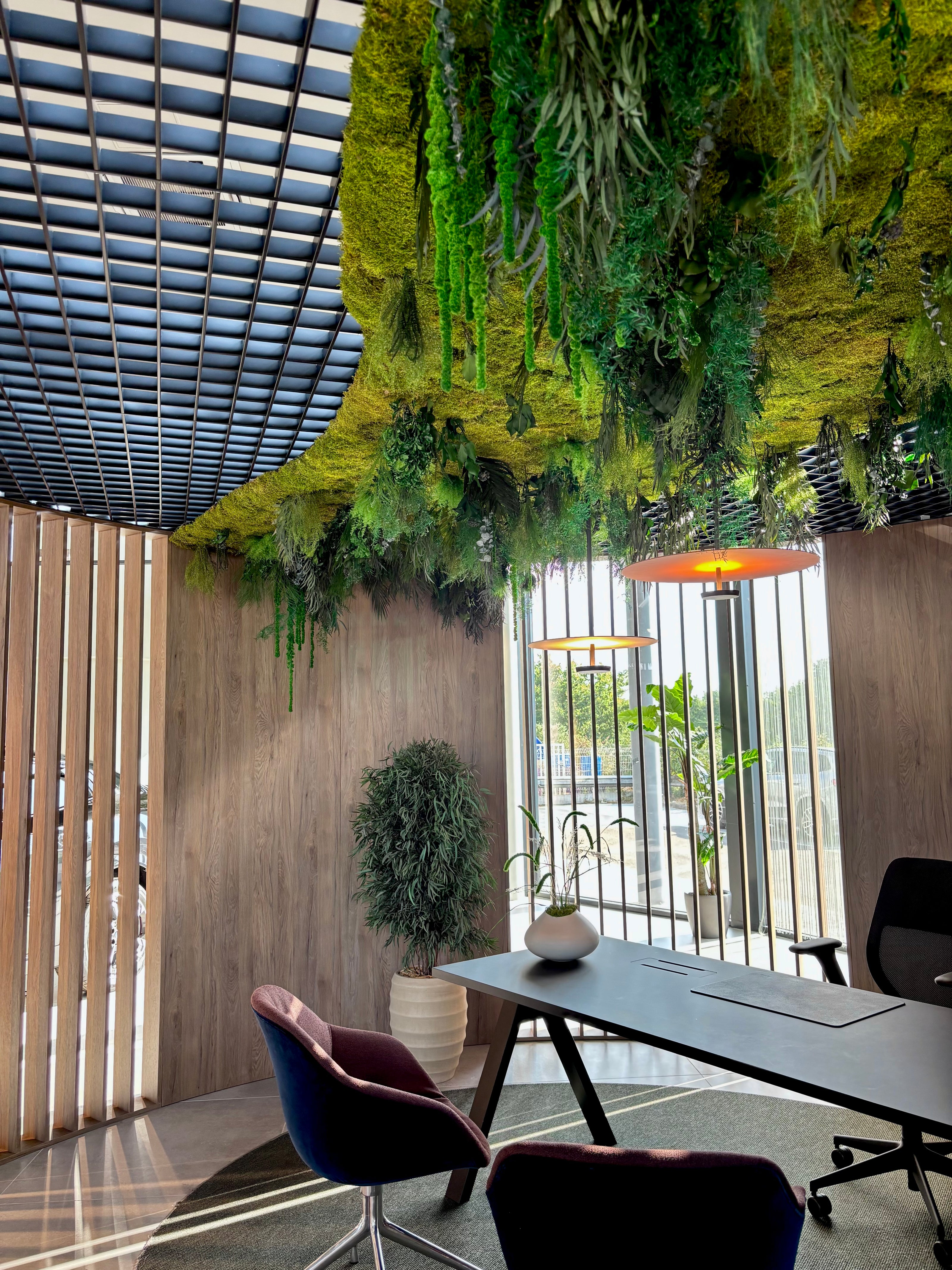 Projet BMW saint herblain nantes plafond végétal logo arbre stabilisé
